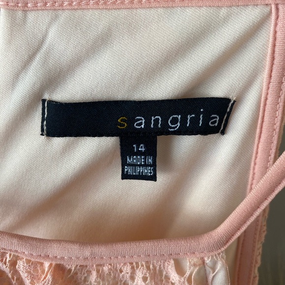 โNWTโ Halter Crochet Peach Dress - Picture 3 of 9